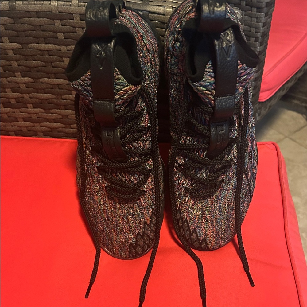 LeBron XV - Picture 4 of 15